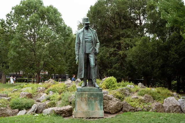 Das Franz-Joseph-Denkmal im Burggarten. | Foto: Sade Jerabek/MeinBezirk