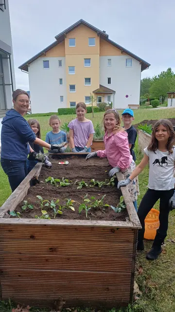 Die Kinder lernten viel über Pflanzen und Gartenarbeit. | Foto: VS Bruckmühl