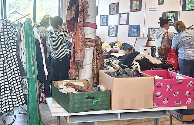 Flohmarkt in der Mittelschule Bad Vigaun.