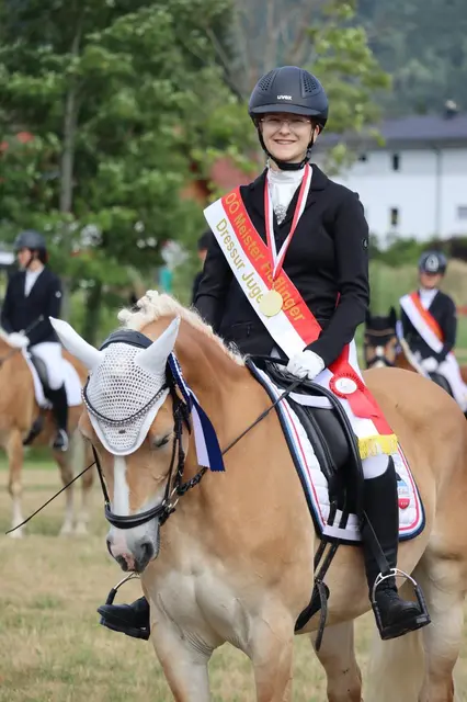 Viktoria Hüttner mit „Clea S“. | Foto: Eva Windischbauer