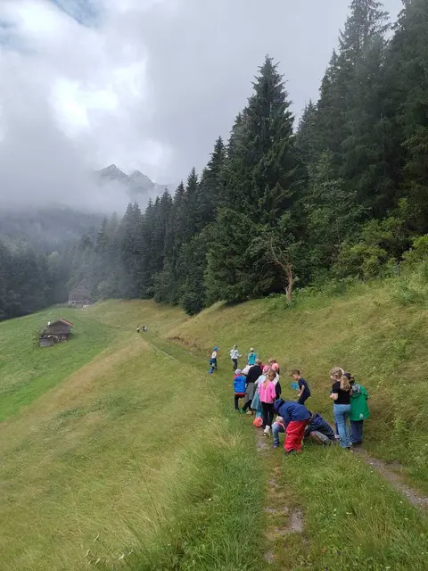 Wenn die Natur zum Klassenraum wird. | Foto: KEM Westliches Mittelgebirge