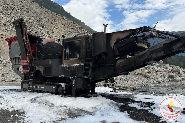 Maschine nach dem Brand. | Foto: Freiwillige Feuerwehr Treffen