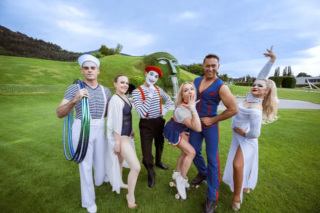 Vom 10. Juli bis 30. August 2026 bringt das Circus-Theater Roncalli das beliebte Zirkusfestival in den Park der Swarovski Kristallwelten in Wattens.

 | Foto: Swarovski Kristallwelten / Gerhard Berger