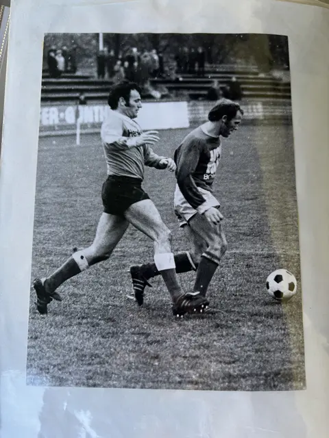 Mit Tempo und Leidenschaft machte sich Hans Neuwirth bereits als junger Fußballer weit über Kärnten hinaus einen Namen. | Foto: Privat
