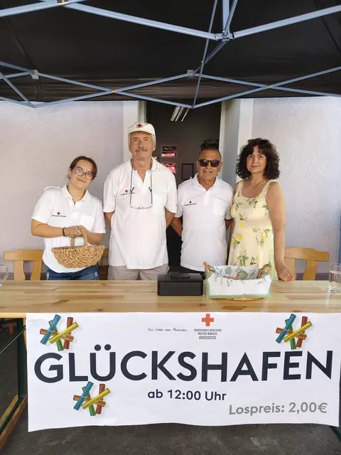 Als Hauptpreis gab es im Glückshafen einen Segelrundflug ab Timmersdorf zu gewinnen. | Foto: Rotes Kreuz Steiermark /M. Aigner