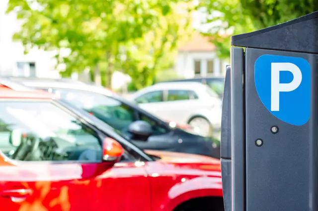 Bereits ab 1. August können Autofahrer wieder gebührenfrei am Stechl-Parkplatz parken.  | Foto: Oleksandr_UA/Smarterpix