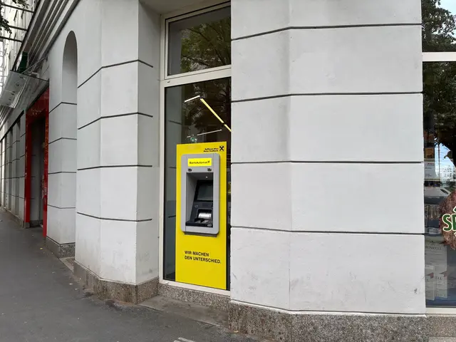 Die Raiffeisen Bank muss sicherstellen, dass der Bankomat für alle Kundinnen und Kunden gut hörbar ist.  | Foto: zVg