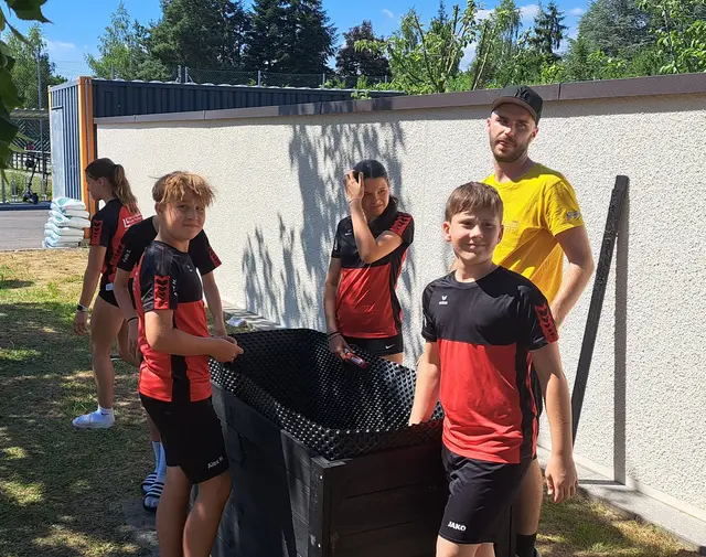 Mara Pihringer, Alexander Hiebl, Johanna Aistleitner, Julian Huber, Emma Gruber, David Baumgartner und Felix Schafelner starteten ein Projekt zur "Gesunden Jause". | Foto: Sport/Mittelschule St. Valentin