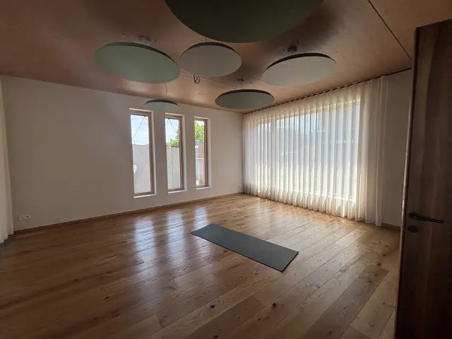 Im neuen Spa-Bereich des Landhotels Wratschko steht ein neuer Yogaraum für Gäste bereit. | Foto: Silvia Dresbach