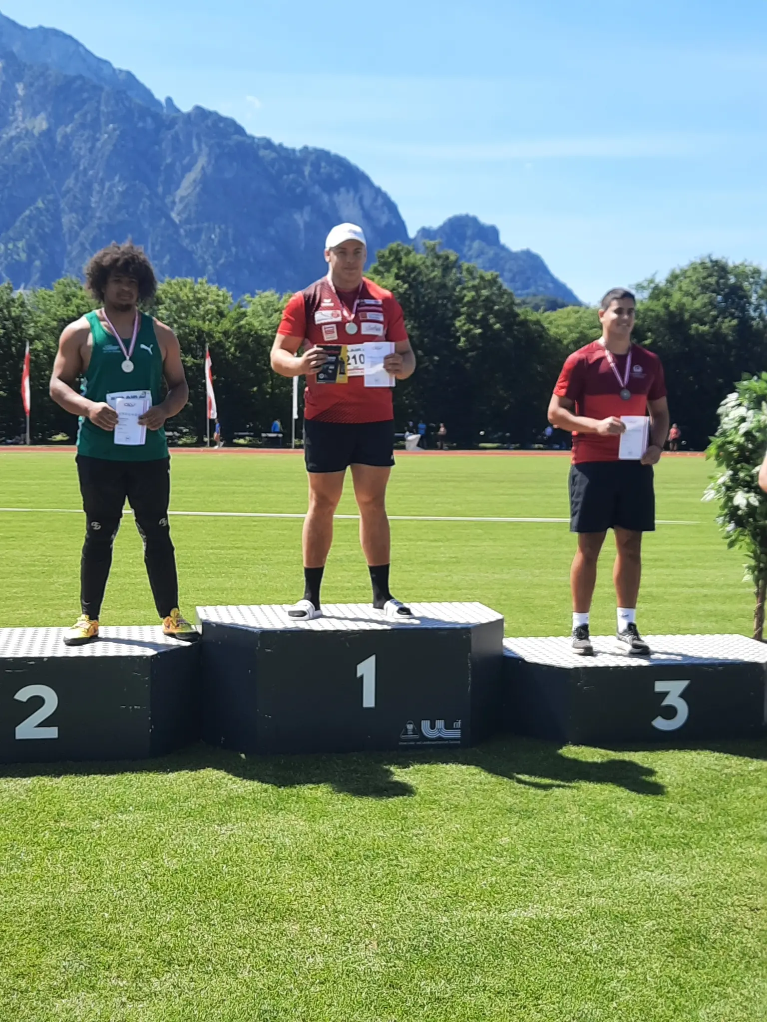 Athletics Triumph: National Championship Title and Bronze for Leonhard ...
