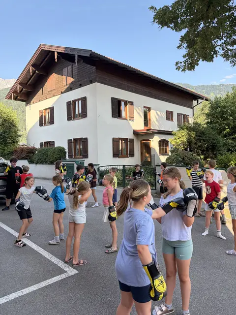 Bewegung kann man sich überall. | Foto: FairMOTION