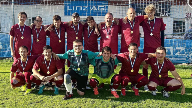 Das inklusive Fußballspiel fand kürzlich als Vorspiel der Kampfmannschaft der Union St. Veit statt und brachte Menschen mit und ohne Behinderung zusammen. | Foto: BSV BBRZ