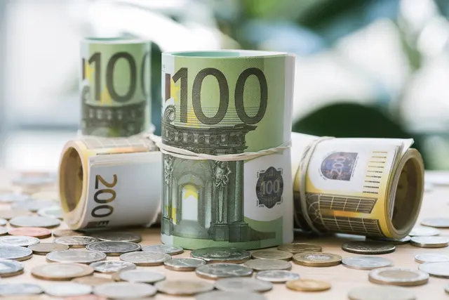 Die Österreicher sind Bargeld-Fans. Der digitale Euro steht aber schon in den Startlöchern. (Symbolbild) | Foto: VadimVasenin/Smarterpix