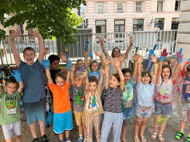 Die Kinder zeigen sich sichtlich begeistert. | Foto: BV6