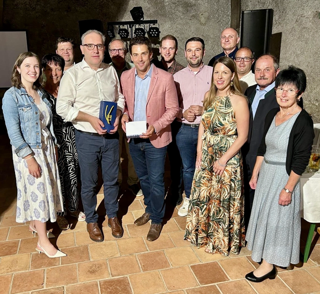 Das Team der Volkspartei Stadt Lilienfeld rund um Bürgermeister und Parteichef Manuel Aichberger gratulierte dem Jubilar geschlossen. | Foto: GM Lilienfeld