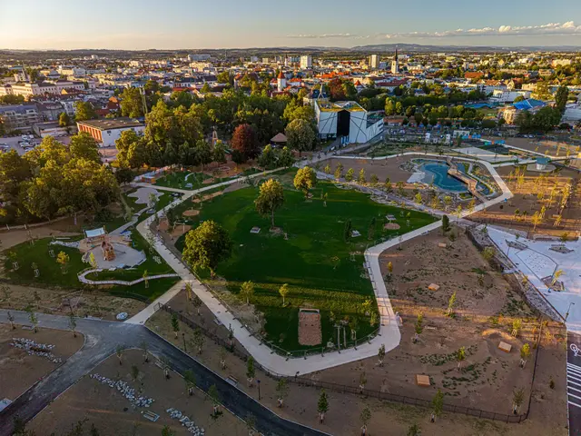 Nach knapp einem Jahr Bauzeit ist der Großteil des neuen Volksgartens fertig. | Foto: Stadt Wels