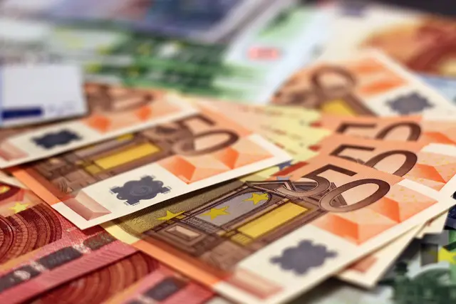 Schwerer Fall von "Love Scam": Eine 30-Jährige soll einem 62-Jährigen fast 800.000 Euro abgeknöpft haben. (Symbolbild) | Foto: moerschy/pixabay