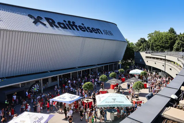 Der LASK zieht und wie: Tausender Kids amüsierten sich zwischen 10 und 14 Uhr in der Fanzone der Raiffeisen Arena. | Foto: LASK