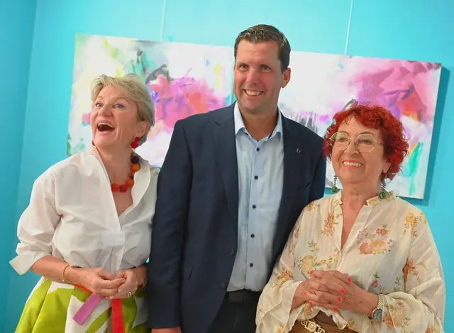 vlnr.: Brigitte Maria Gruber, BGM Stefan Krapf, Christine Pahl