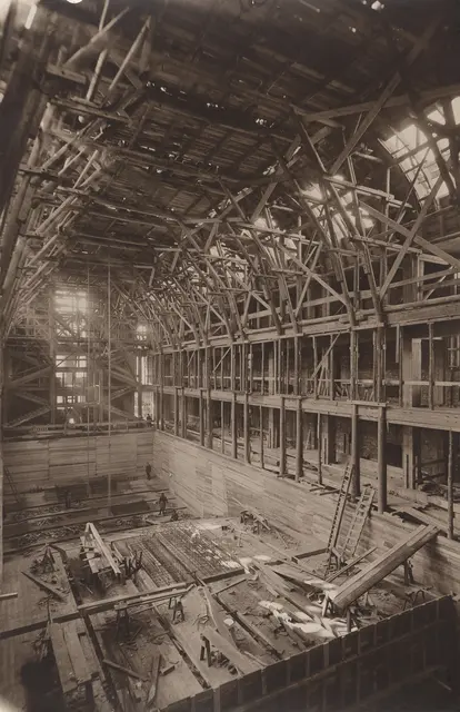 Das Innere des Amalienbads während seiner Errichtung (Bild um 1926). | Foto: Wien Museum