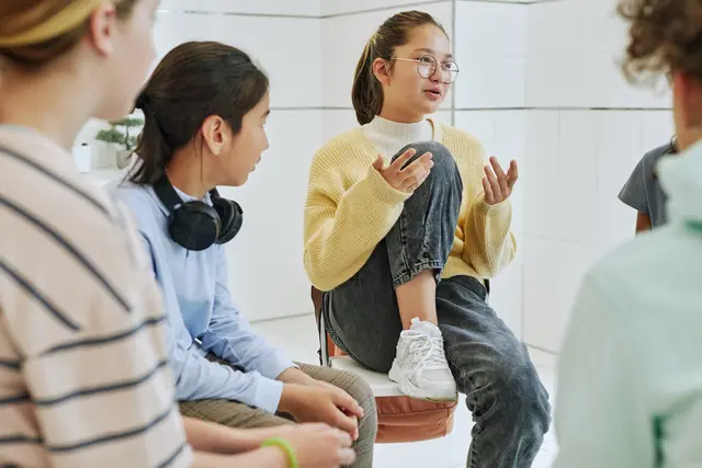 Für die Erarbeitung des Aktionsplans wird heuer im Herbst ein offener Jugenddialog stattfinden. (Symbolfoto) | Foto: stock.adobe.com/at/Seventyfour 