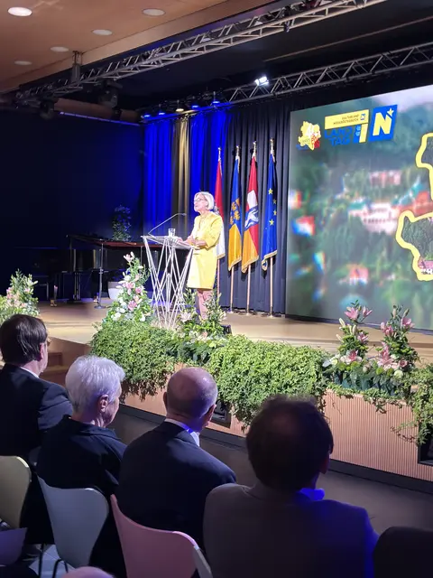 Johanna Mikl-Leitner bei ihrer Festrede in der USTP.  | Foto: Tanja Handlfinger