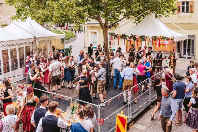Am Freitag, 31. Juli, wird um 20 Uhr am Tanzboden am Unteren Kirchenplatz gesungen statt getanzt. | Foto: Marta Gillner