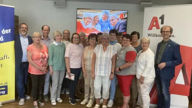 Teilnehmerinnen und Teilnehmer des Workshops „Tipps &amp; Tricks – Smartphone“ der NÖ Senioren in Waidhofen | Foto: NÖ Senioren