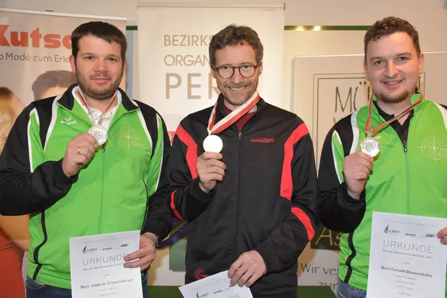 Gerald Rumetshofer, rechts, Schützenverein Pabneukirchen.  | Foto: zin