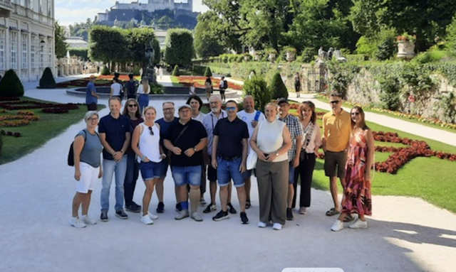 Die Maturanten des Jahrgangs 1992 der HAK Freistadt sahen sich in Salzburg wieder. | Foto: Graf