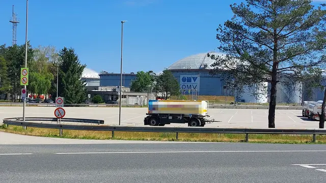 "Anlass der vorsorglichen Grundwasseruntersuchungen sind erste Messungen im OMV Tanklager St. Valentin, bei denen in einzelnen Grundwasserproben erhöhte Werte an PFAS festgestellt wurden", so die OMV.  | Foto: Plank