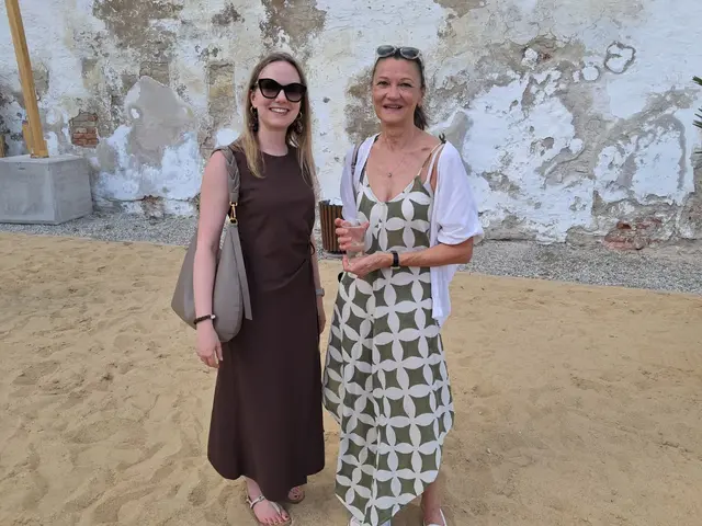 Katharina Einsiedler-Ginter und Angelika Voit | Foto: Binder