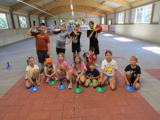 Junge Dobersdorfer Stockschützen und solche, die es noch werden wollen.