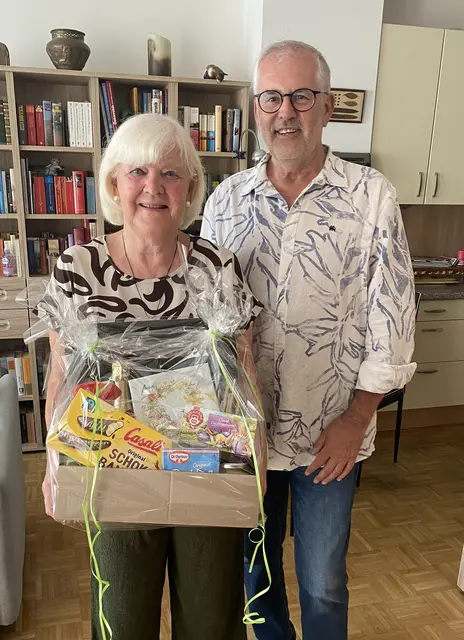 Jubilarin Edith Arnusch freut sich über Glückwünsche von Bürgermeister Franz Dam. | Foto: Marktgemeinde Absdorf