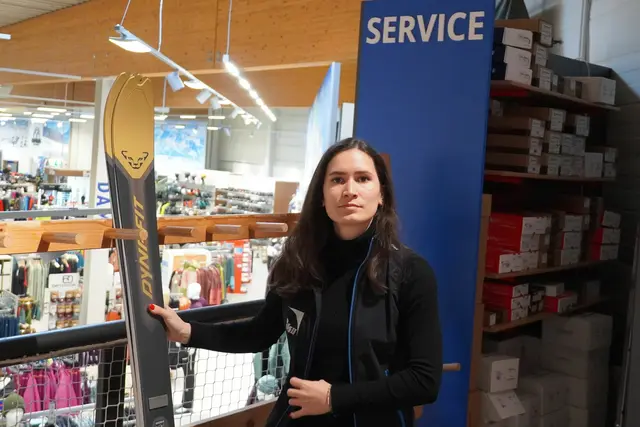 Tessa Irlbacher ist Geschäftsführerin der IKO-Einzelhandelsstandorte in Salzburg und Raubling. Das Familienunternehmen zählt zu den führenden Anbietern für Fahrräder, E-Bikes, Radsport- und Outdoor-Ausrüstung in der Region. | Foto: Simon Haslauer