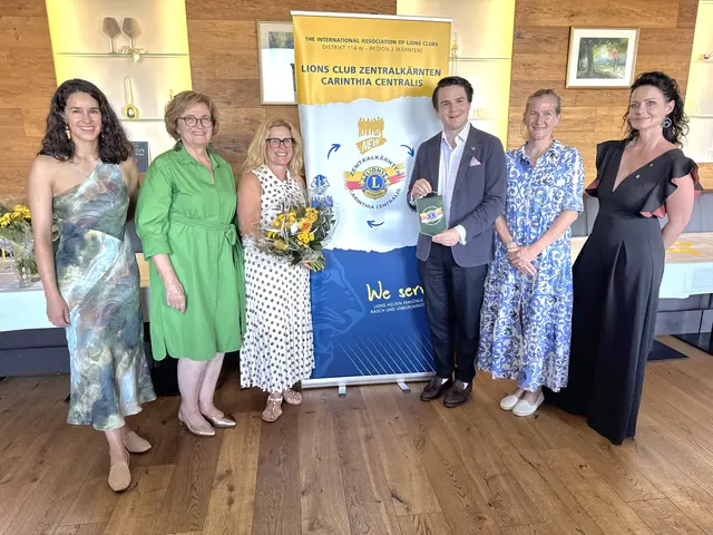 Schatzmeisterin Rosa Ronay-Matschnig, Clubsekretärin Ingrid Zemrosser, Past Präsidentin Christine Wolf, Präsident Georg Rumpold sowie die Vizepräsidentinnen Annette Hochsteiner und Silke Leschanz. | Foto: Privat