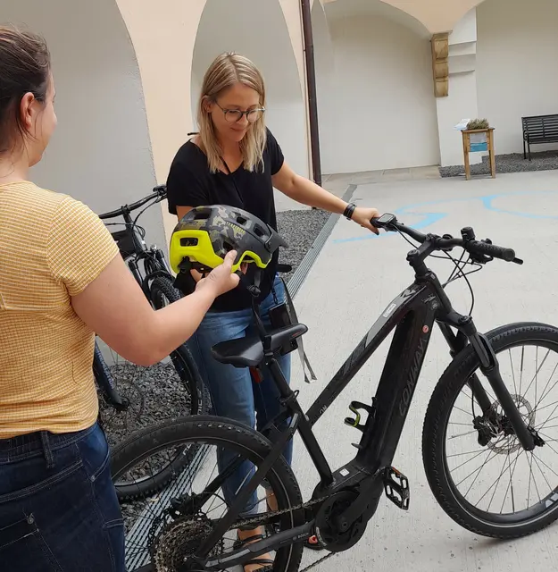 Der Einzelhandel setzt auf Beratung und Kontakt vor Ort.  | Foto: Symbolbild TSE GmbH