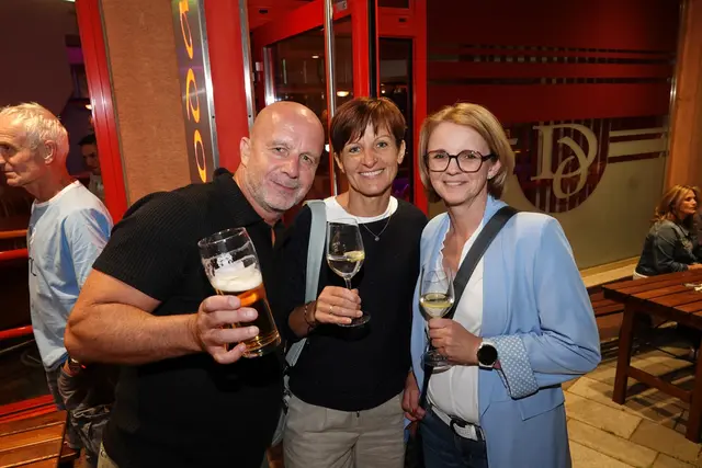 Kaum zu glauben aber hier kannten sich nicht alle vor der Music Night. Das Deodato und die Veranstaltung änderten das. | Foto: MeinBezirk.at/Blinzer