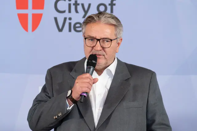 Gesundheitsstadtrat Peter Hacker (SPÖ) zieht nach der vierwöchigen Testphase des neuen Darmkrebs-Screenings eine positive Bilanz. | Foto: Sade Jerabek/MeinBezirk