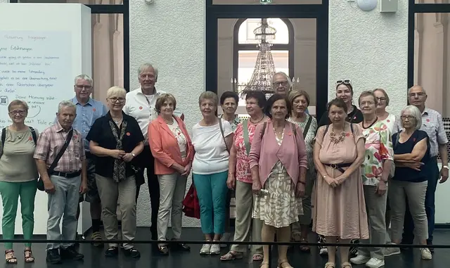 Die Pensionisten-Ortsgruppe Neuhaus mit Obmann Ambros Jeuschnigger auf Ausflugsfahrt. | Foto: Privat