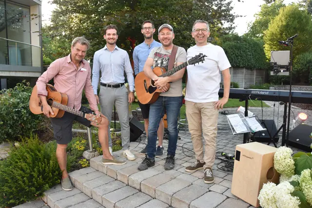 Intendant Martin Arnold, Stefan Schoderbeck von der Sparkasse, Kuturstadtrat Kurt Schirmer, die Künstler Tom Putzer und Poldi Denk | Foto: Müller