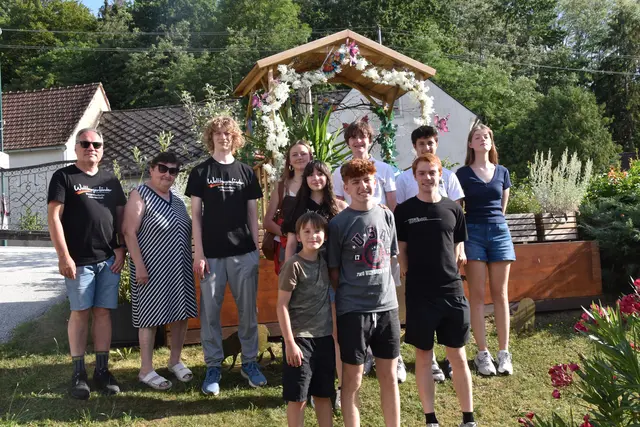 Ein Besuch bei Aloisia Bischof (2.v.l.) in Badersdorf stand am Donnerstag am Programm. | Foto: MeinBezirk/Michael Strini