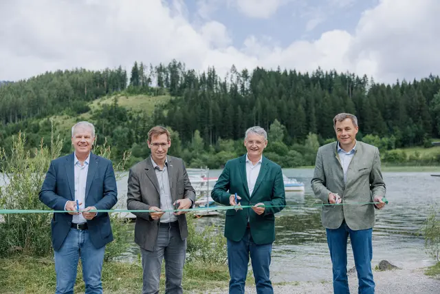 ÖBf-Vorstand Andreas Gruber, Fabian Fluch (Bürgermeister Mariazell), ÖBf-Vorstandssprecher Georg Schöppl und Stefan Friedl (Leiter ÖBf-Forstbetrieb Steiermark). | Foto: oebf/Nicole Seiser