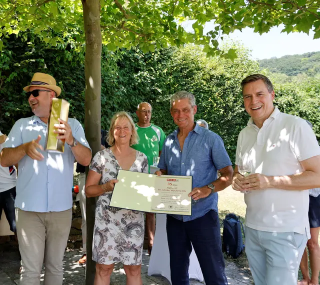 WKNÖ-Außenstellenobmann Markus Fuchs, Ulrike mit Martin Wychera und Bürgermeister Christoph Kaufmann | Foto: Aquatic