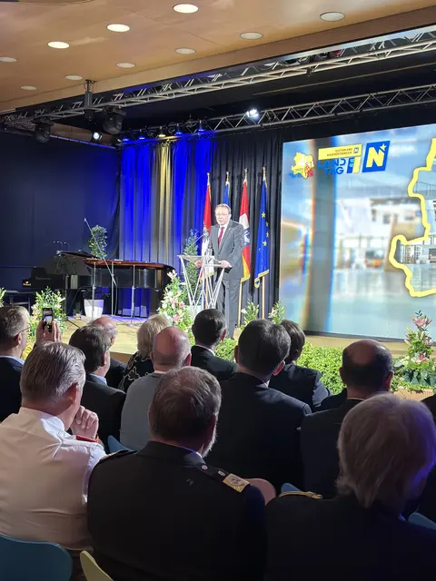 Bürgermeister Matthias Stadler ist stolz auf die Landeshautpstadt. | Foto: Tanja Handlfinger