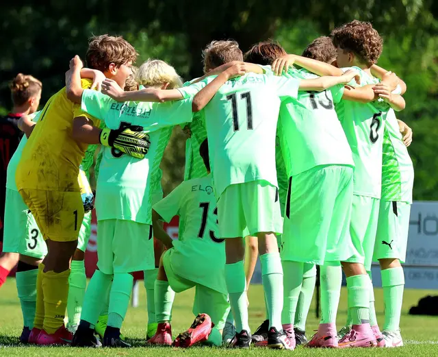 "Teamgeist, Fairplay, Respekt." | Foto: ONEshot sportimages - manuel handlfinger