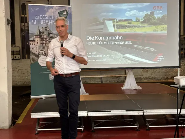Jürgen Egger, ÖBB, Gesamtkoordination und Projektleitung Koralmbahn 1, sprach über „Die Koralmbahn - Heute. Für morgen. Für uns.“ 