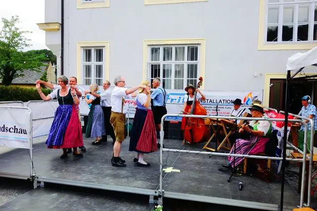 Tanz und Musik standen beim Pfarrkirtag in Kierling im Mittelpunkt. | Foto: Hans Ludwig