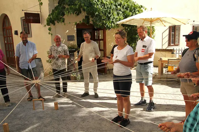 Vor dem Start gab es ein Gemeinschaftsspiel das mit Bravour gelöst wurde. | Foto: Peter Seper