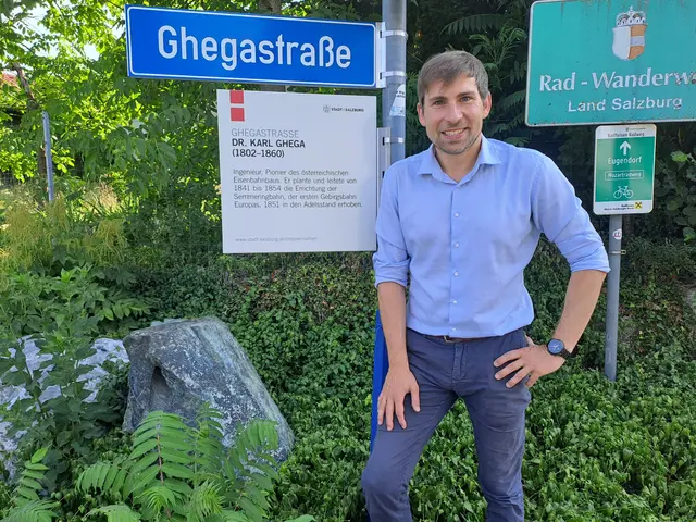SPÖ Gemeinderat aus Gnigl und Kultursprecher Sebastian Lankes bei der Einmündung der Ischlerbahn-Rad-Trasse im Stadtteil Sam. | Foto: SPÖ Salzburg Stadt